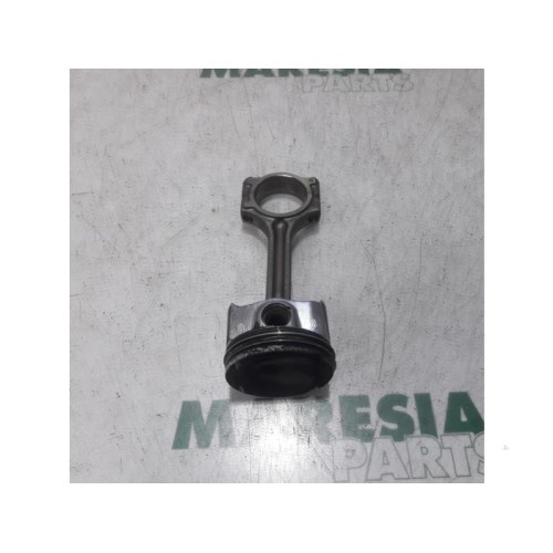 Renault - Captur - Piston