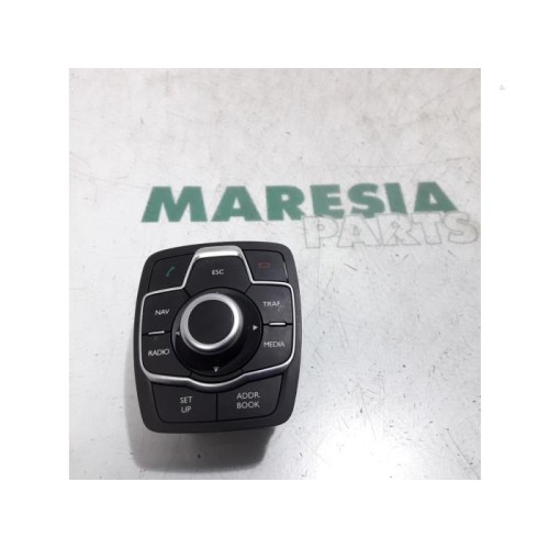 Peugeot - 508 - Panneau de commandes navigation