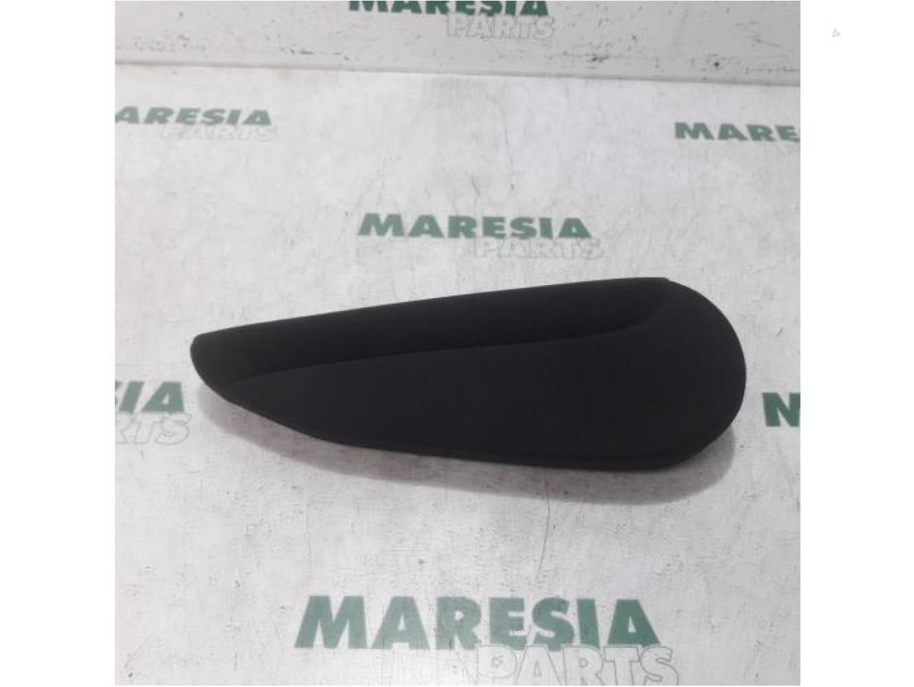 Citroen - C4 Picasso - Armrest