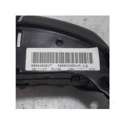 Citroen - C4 Picasso - Steering wheel mounted radio control