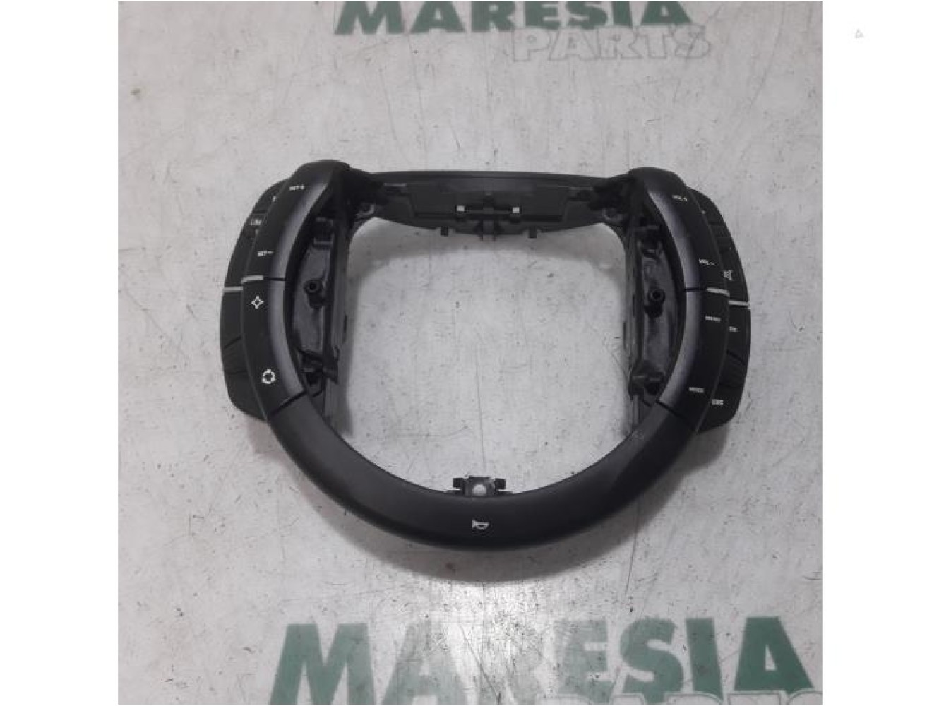 Citroen - C4 Picasso - Steering wheel mounted radio control