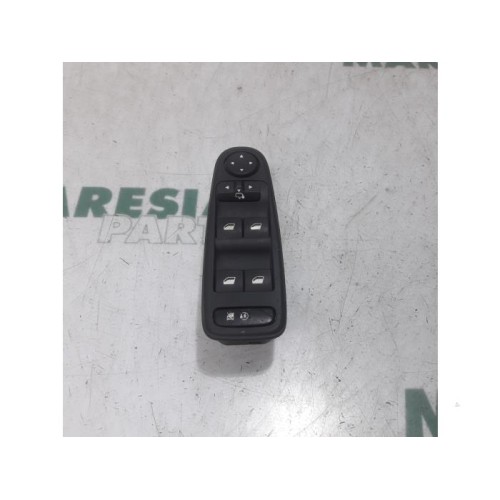 Citroen - C4 Picasso - Multi-functional window switch