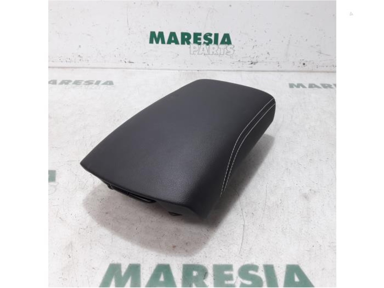 Renault - Kadjar - Armrest