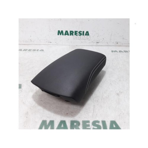 Renault - Kadjar - Armrest
