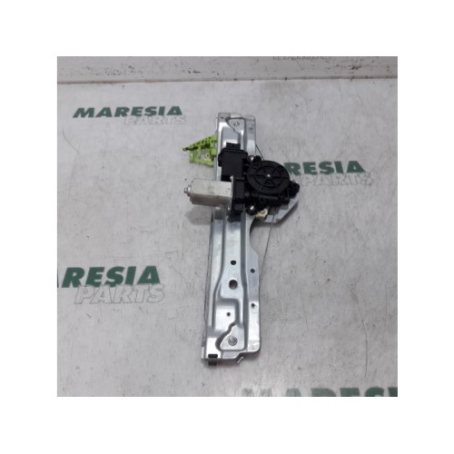 Alfa Romeo - Giulietta - Rear door window mechanism 4-door, right