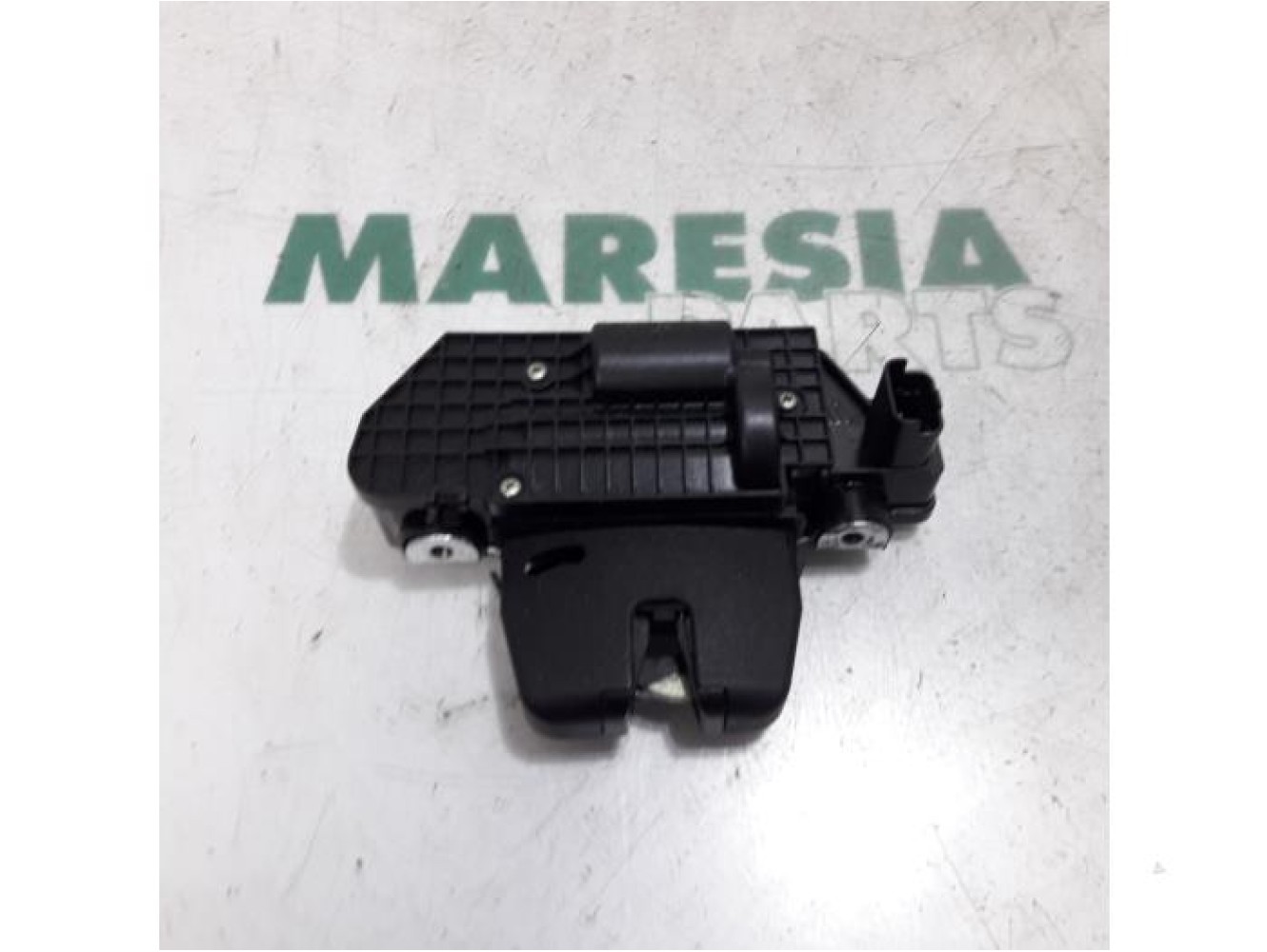 Peugeot - 3008 - Tailgate lock mechanism