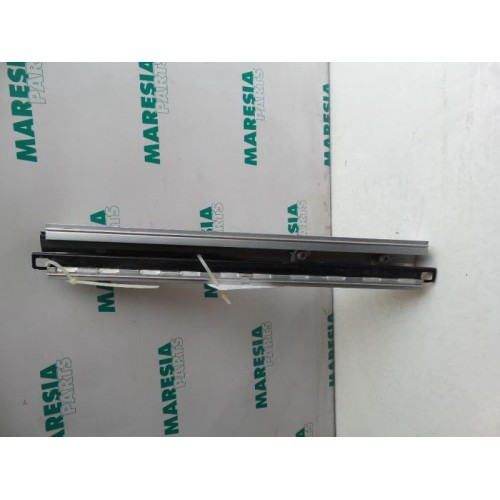 Peugeot - 807 - Seat rails, right