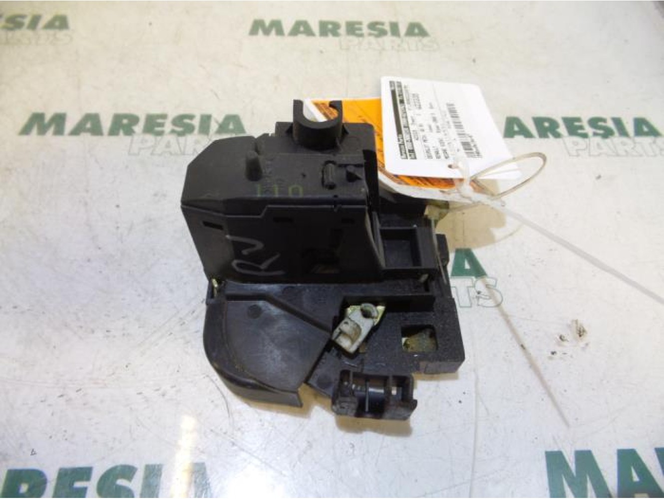 Renault - Megane Scenic - Front door lock mechanism 4-door, right