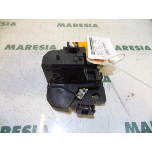 Renault - Megane Scenic - Front door lock mechanism 4-door, right