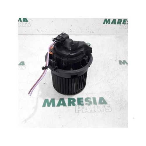 Renault - Clio - Heating and ventilation fan motor