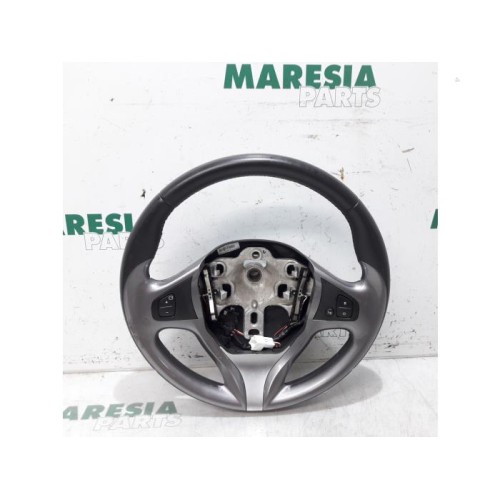 Renault - Clio - Steering wheel