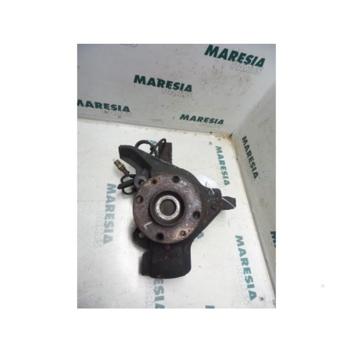 Lancia - Lybra - Knuckle, front left