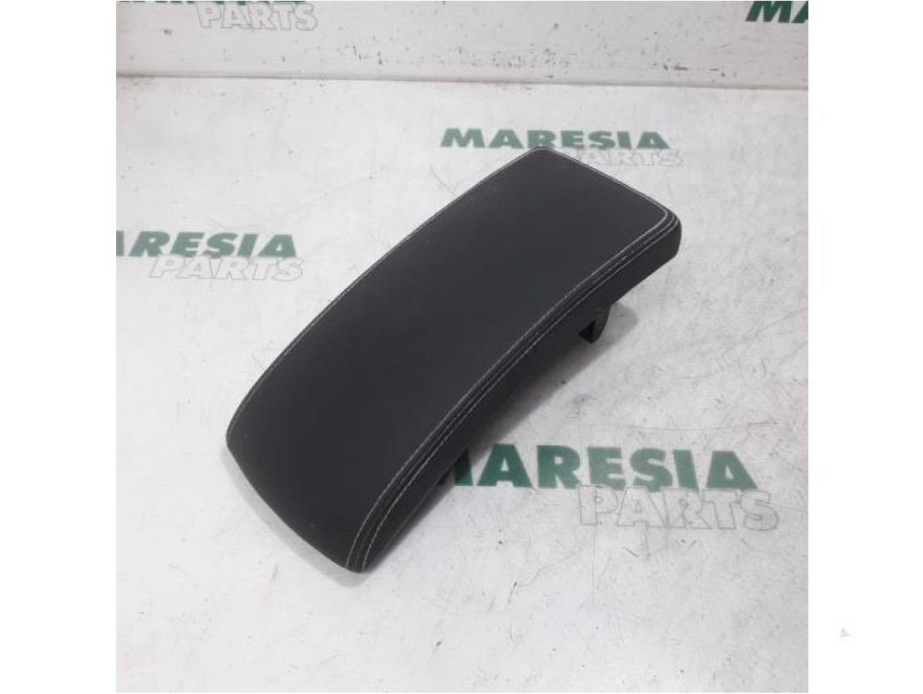 Renault - Megane - Armrest
