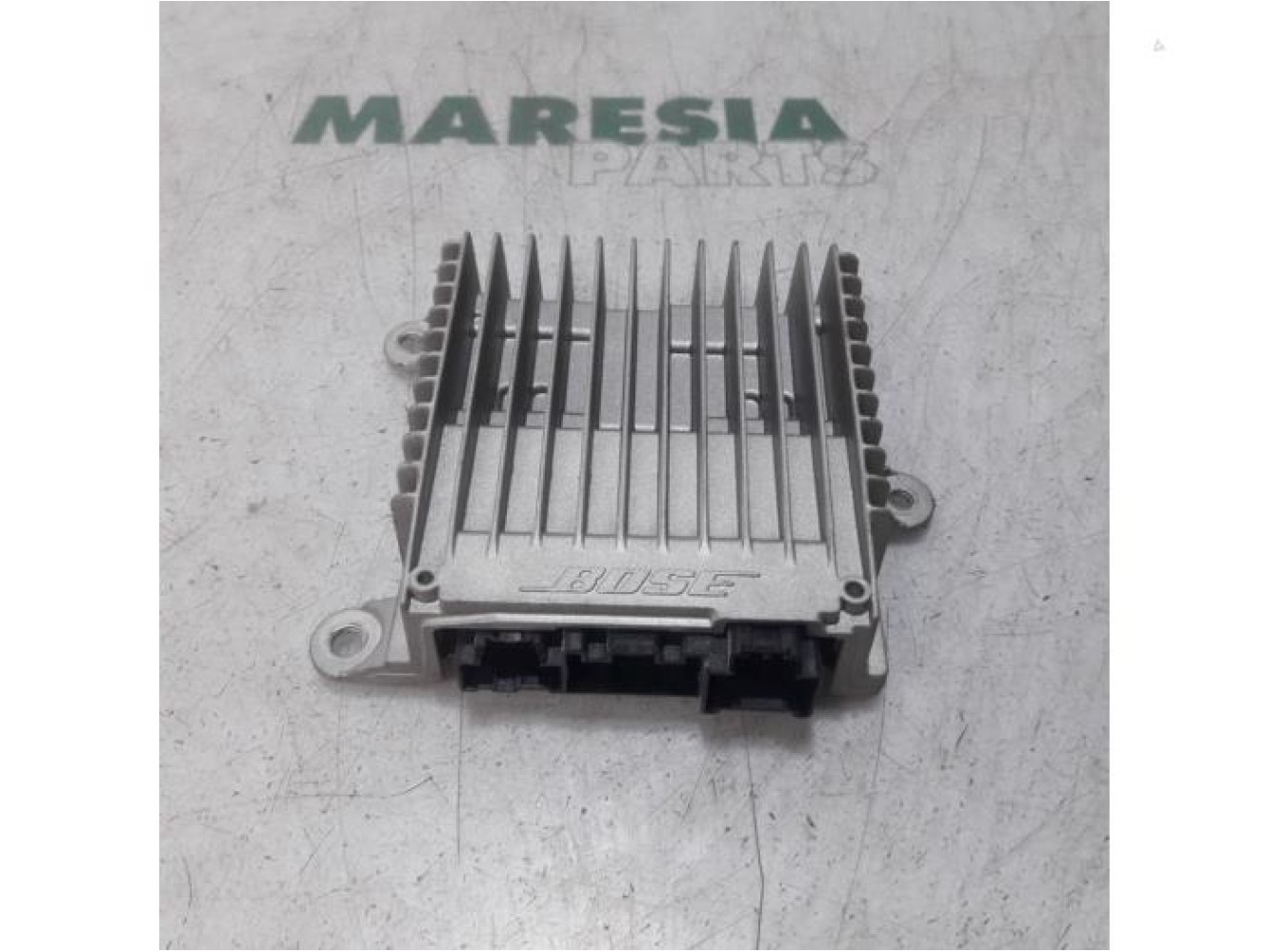 Renault - Megane - Radio amplifier
