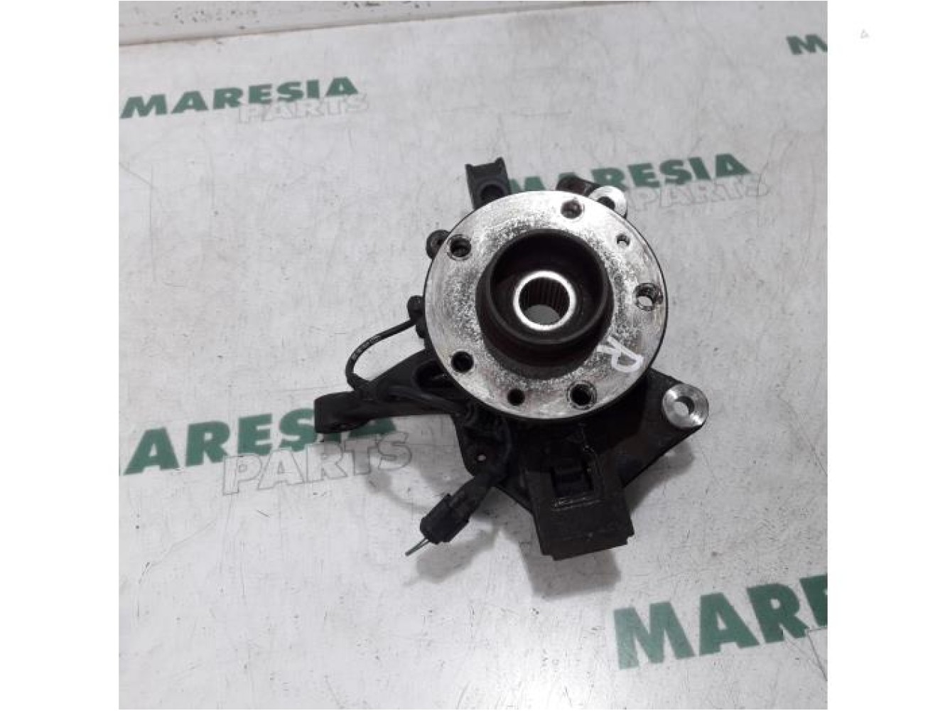 Renault - Megane - Knuckle, front right