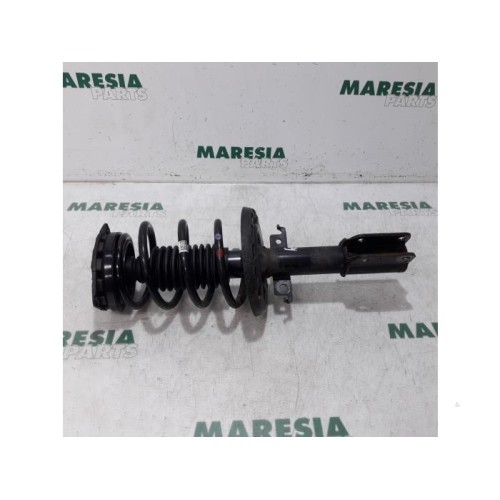 Renault - Megane - Front shock absorber rod, right