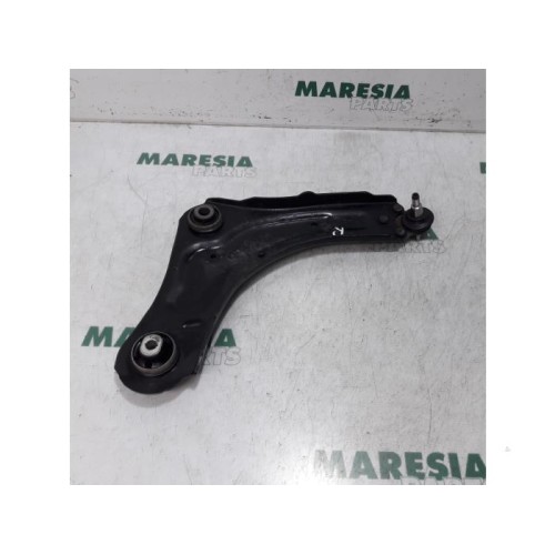 Renault - Megane - Front lower wishbone, right