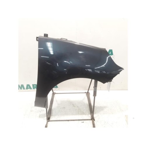 Renault - Megane Scenic - Front wing, right