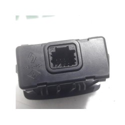 Renault - Megane Scenic - AUX / USB connection