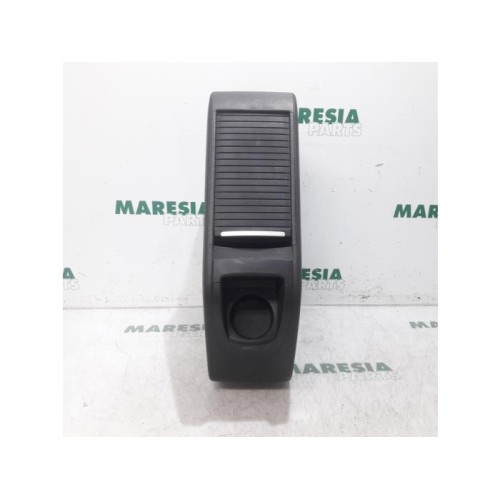 Peugeot - Partner - Middle console