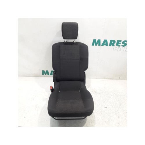 Renault - Megane Scenic - Rear seat