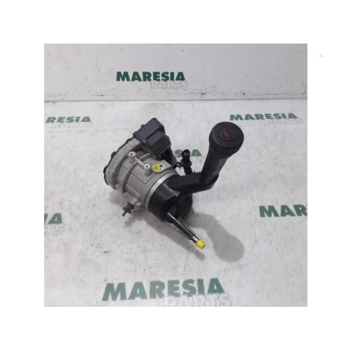 Peugeot - 308 - Power steering pump