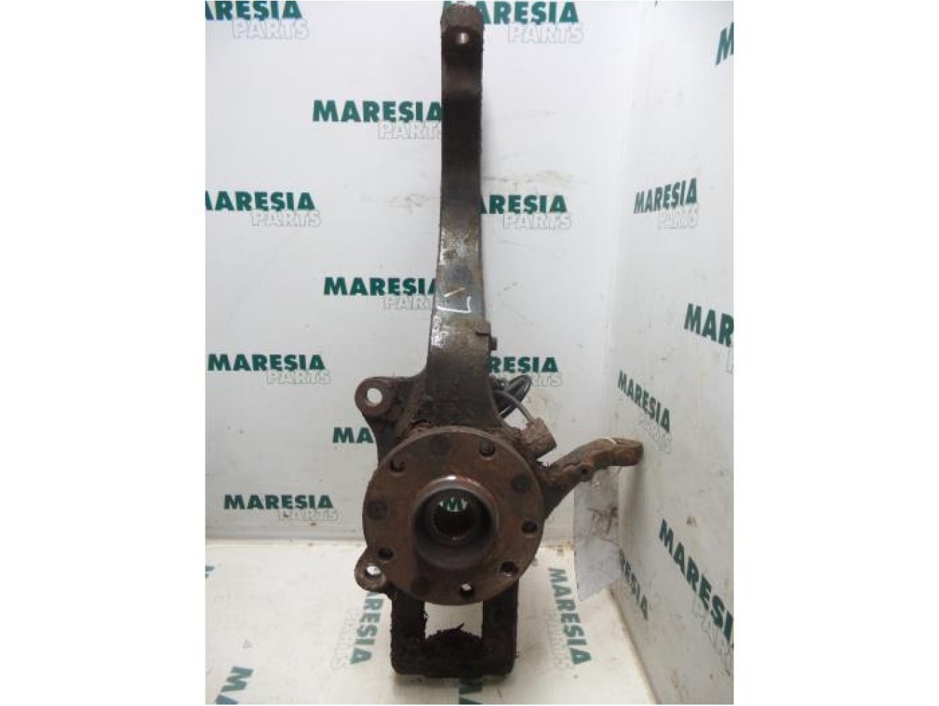 Alfa Romeo - 166 - Fusee links-voor