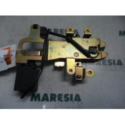 Renault - Megane - Tailgate lock mechanism