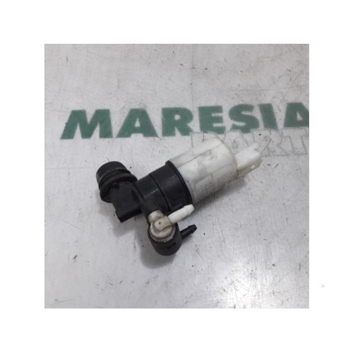 Renault - Megane Scenic - Windscreen washer pump