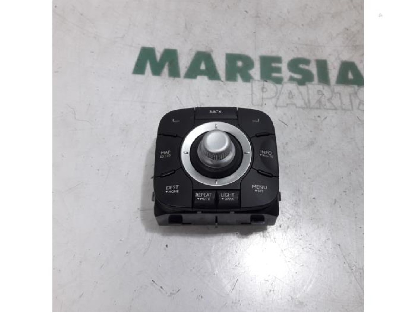Renault - Megane Scenic - Navigation control panel