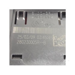 Renault - Megane Scenic - AUX/USB aansluiting