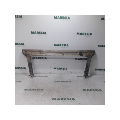 Renault - Megane Scenic - Radiator bar