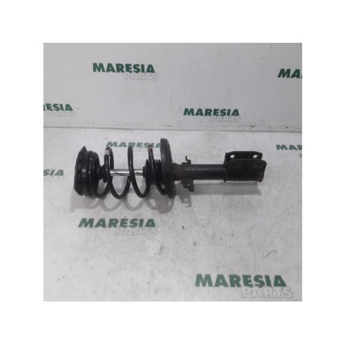 Renault - Megane Scenic - Front shock absorber rod, right