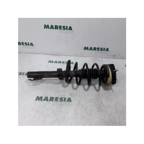 Renault - Megane Scenic - Front shock absorber rod, right