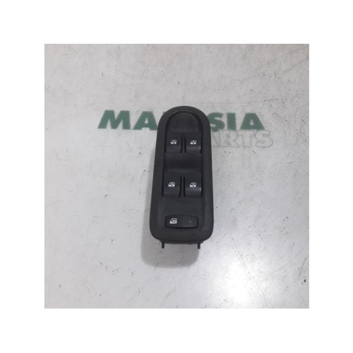 Renault - Megane Scenic - Multi-functional window switch