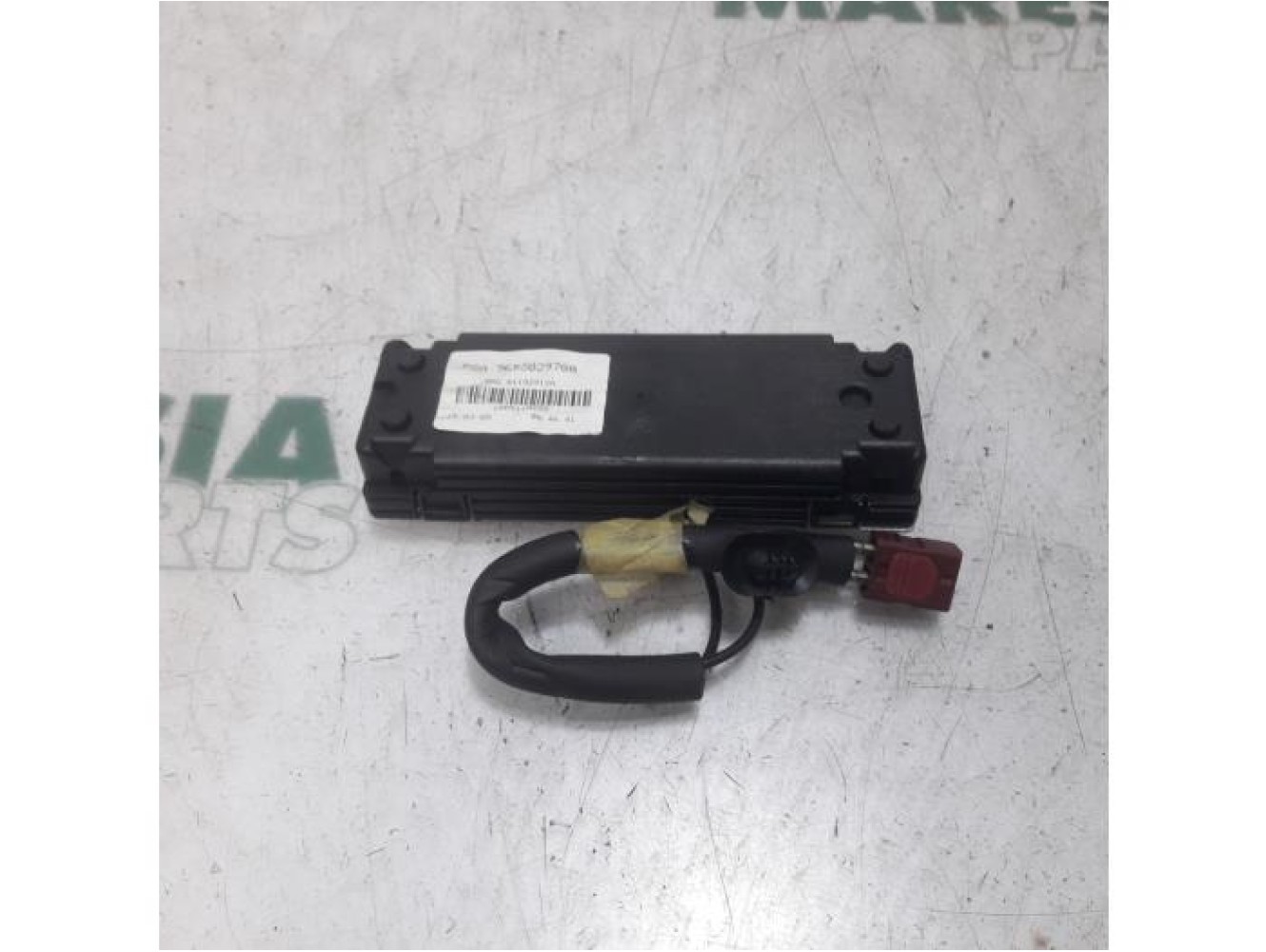 Peugeot - 307 - GPS antenna