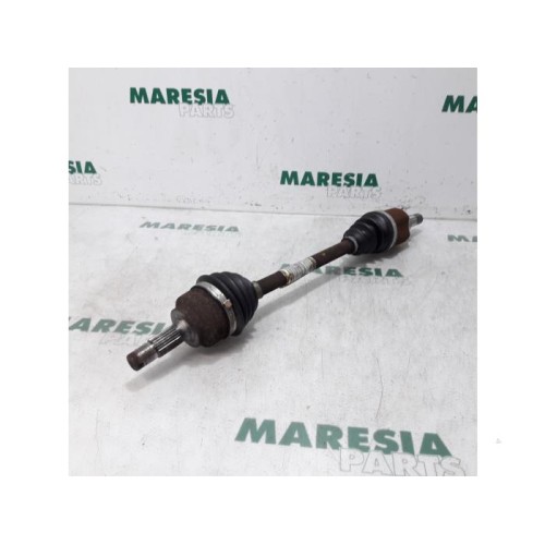 Peugeot - 207 - Front drive shaft, left