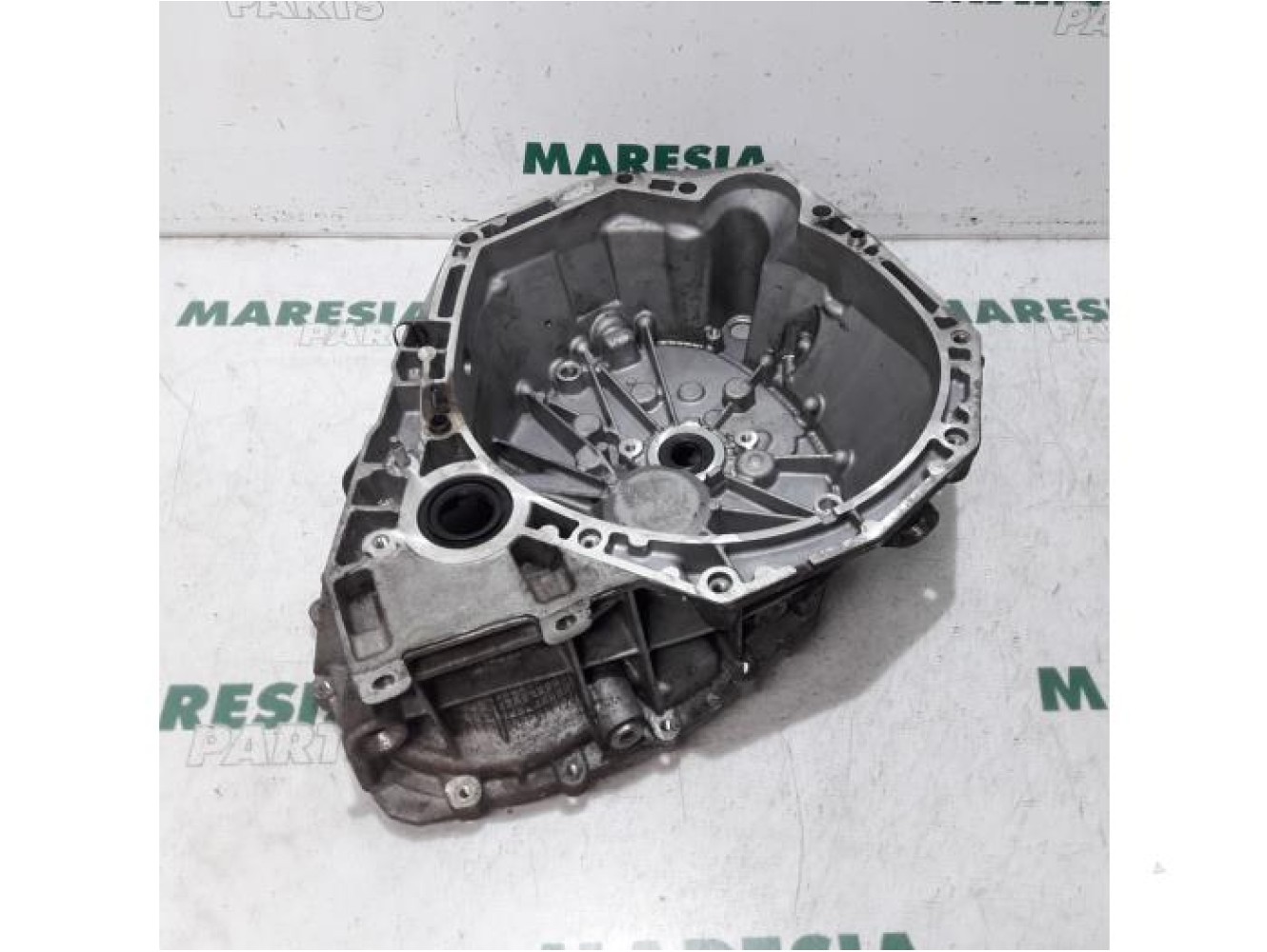Renault - Megane - Gearbox casing
