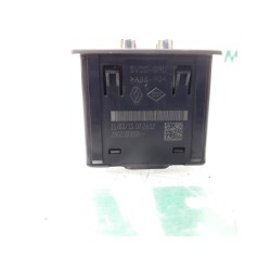 Renault - Kangoo - AUX / USB connection