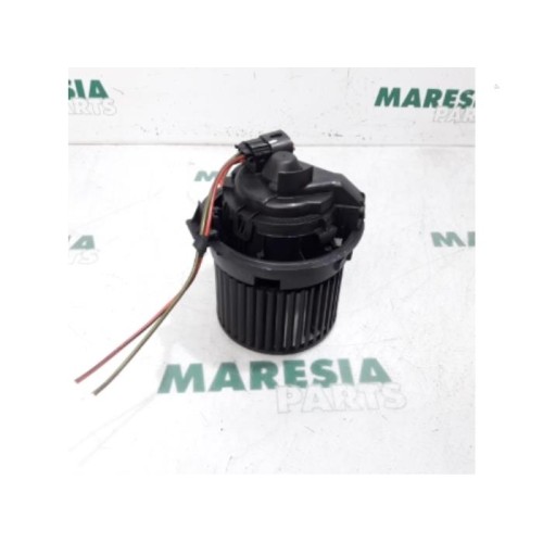 Renault - Clio - Heating and ventilation fan motor