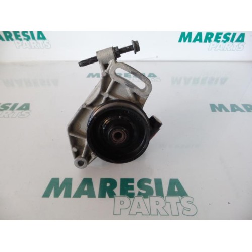 Renault - Espace - Power steering pump