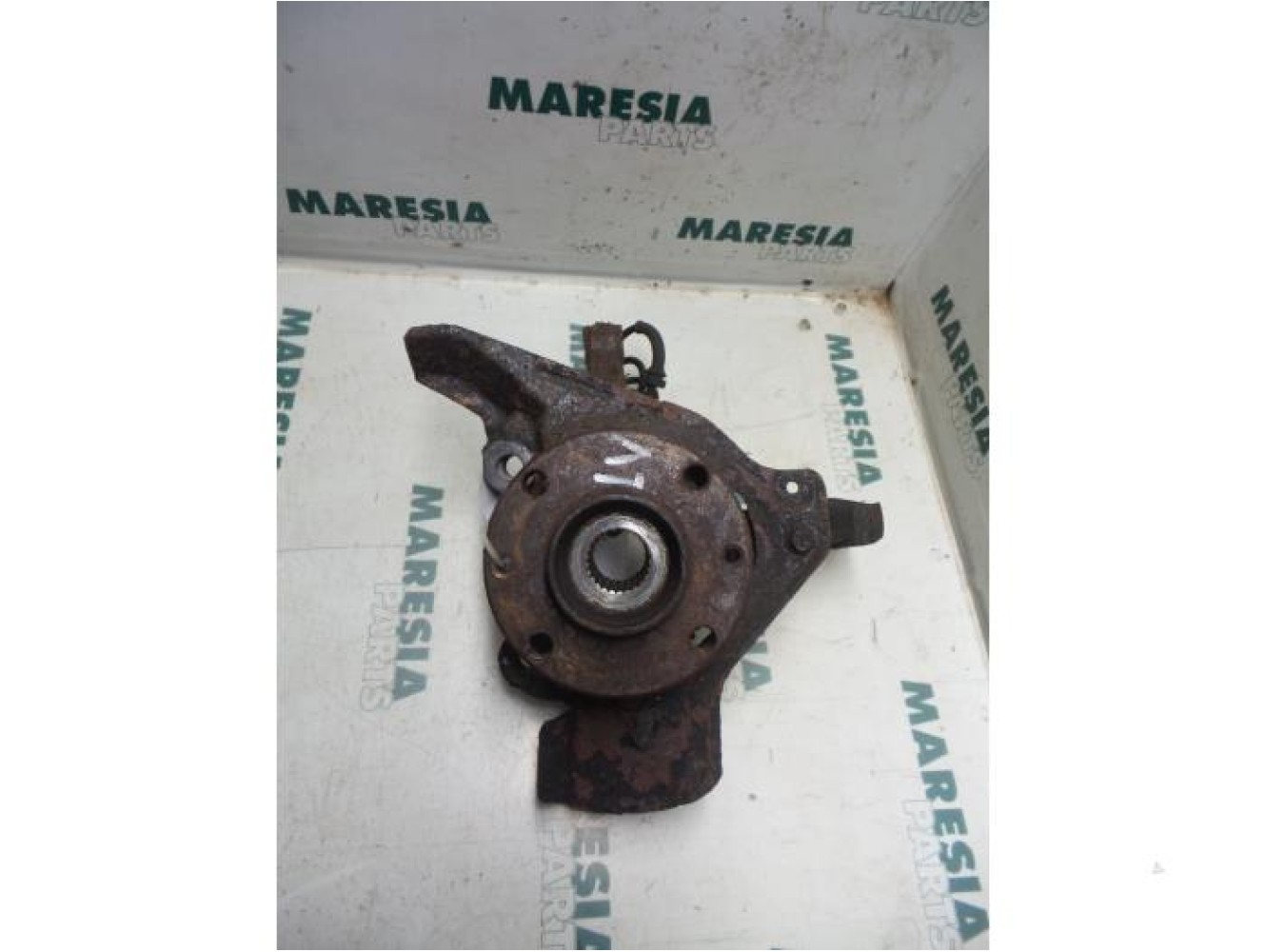 Lancia - Lybra - Knuckle, front left