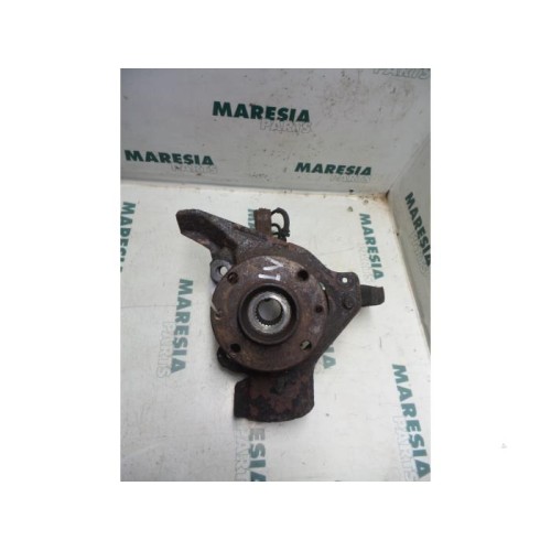 Lancia - Lybra - Knuckle, front left