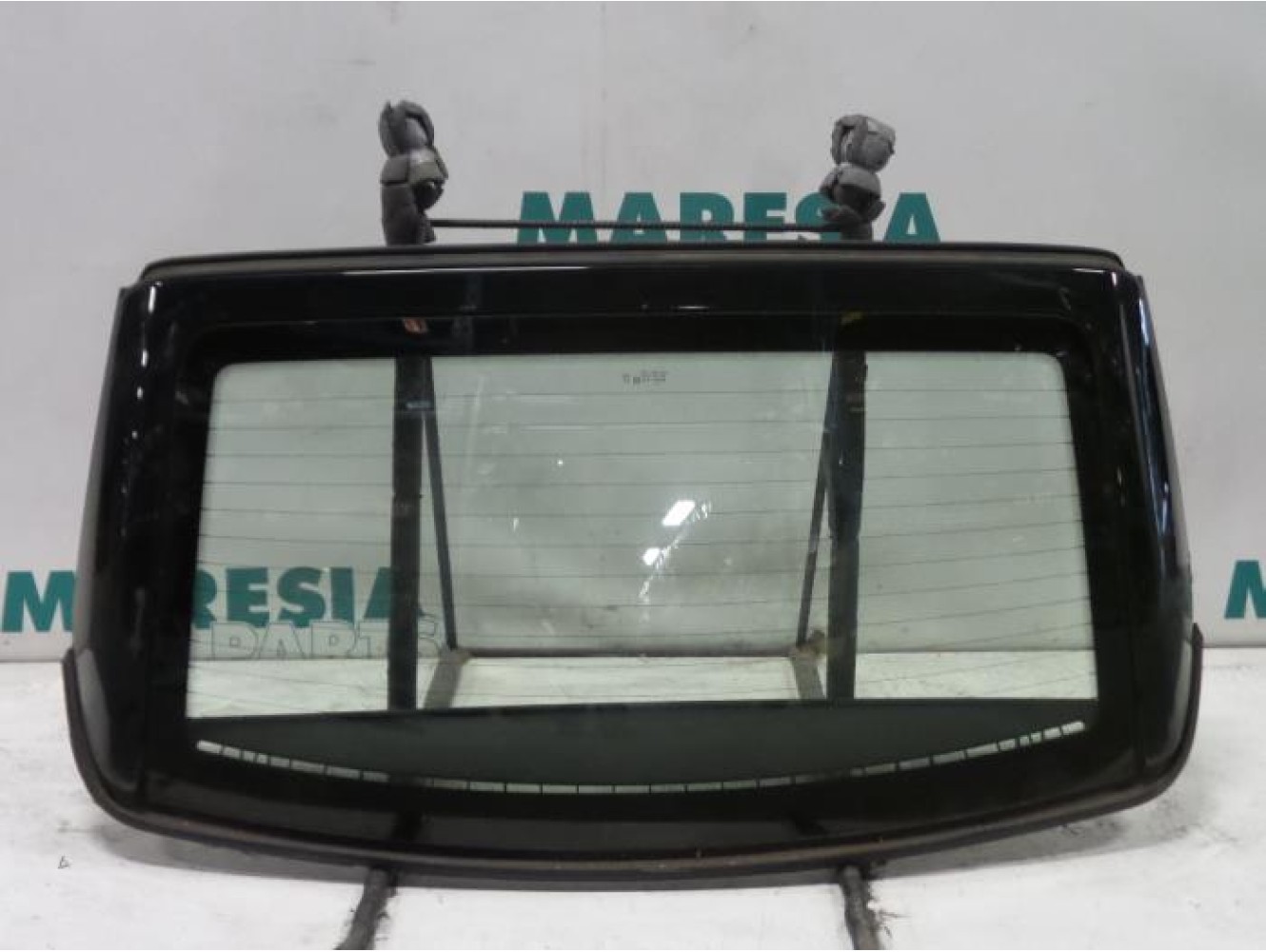 Peugeot - 206 - Rear window