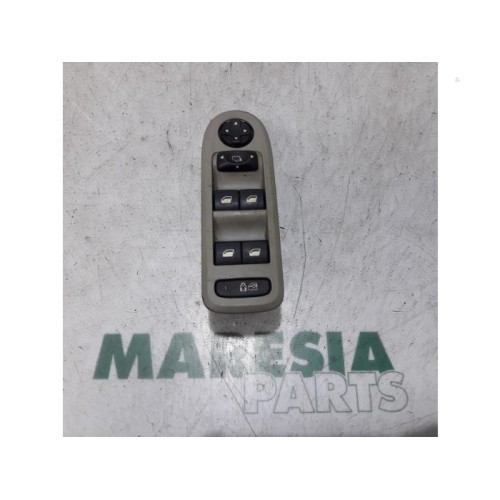 Citroen - C5 - Multi-functional window switch