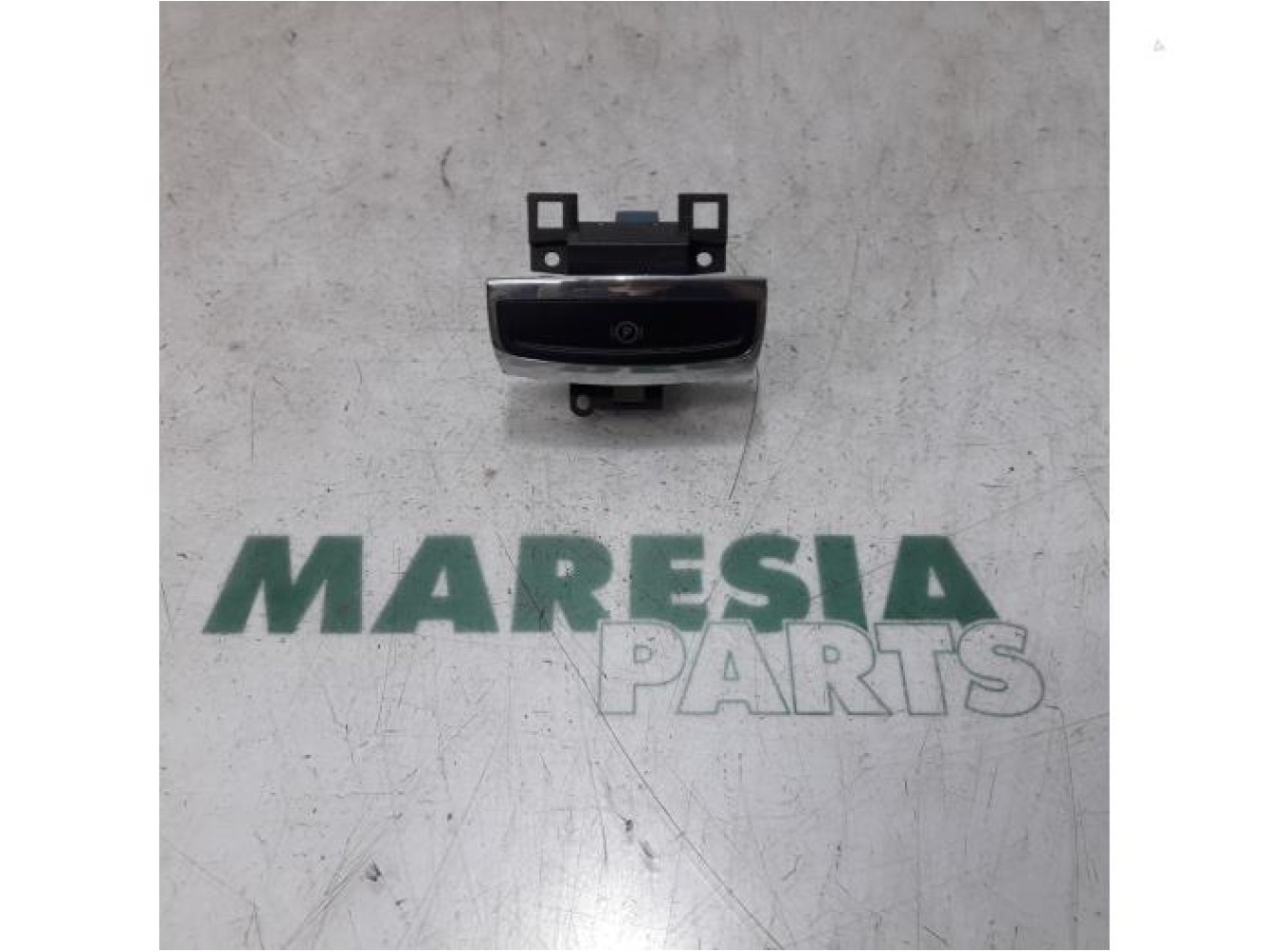 Citroen - C5 - Parking brake switch