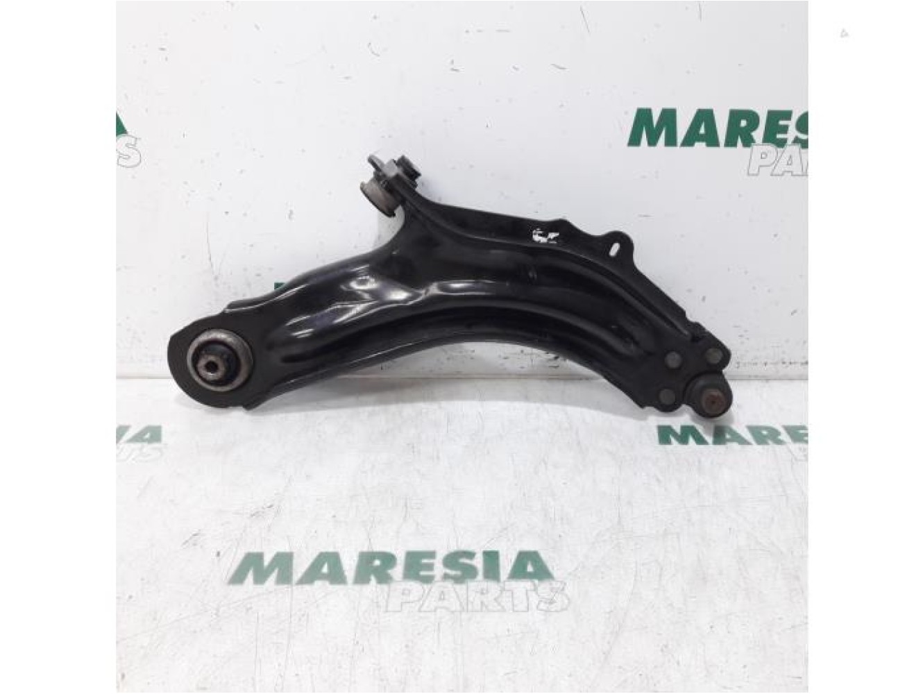 Renault - Kangoo - Front lower wishbone, right