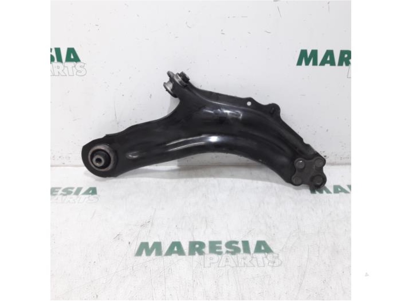 Renault - Kangoo - Front lower wishbone, left