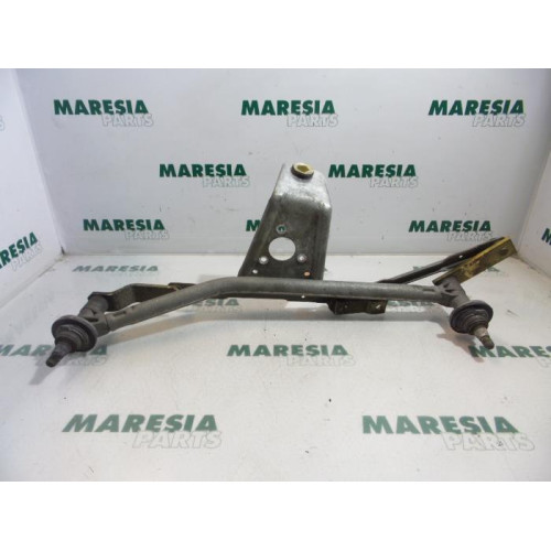 Peugeot - 206 - Wiper mechanism