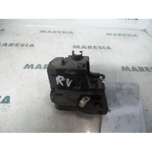 Renault - Megane Scenic - Front door lock mechanism 4-door, right